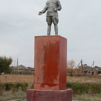 памятник Кирову