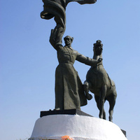 Памятник первоконникам