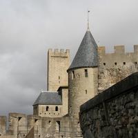 Стены и башни крепости Каркасон