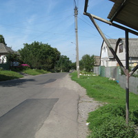 Улица Фёдорова, автобусная остановка.