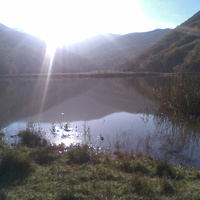 озеро Ругун в солнечную погоду