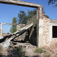 А это результаты ельцинизма - руины крупнейшего животноводческого комплекса бывшего совхоза "Дружба"
