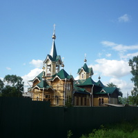 Строящаяся деревянная церковь в Слюдянке