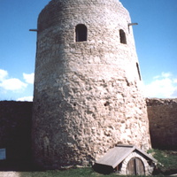 Изборская крепость. Башня Луковка