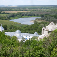 Свято-Успенский Дивногорский мужской монастырь и река Дон