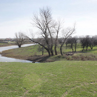 река Аксай Курмоярский на территории хутора весной