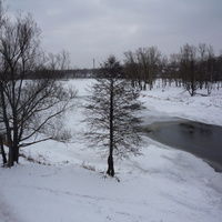 Река Уводь и озеро на ней (вид с железнодорожного моста)