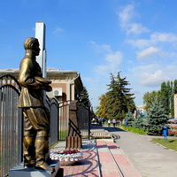 памятник Героям, музей, администрация