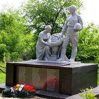 памятник павшим воинам на братской могиле воинам,погибшим в боях за освобождение села