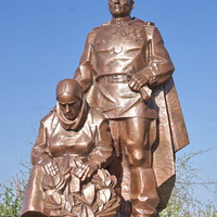 новый памятник на братской могиле старосоленого