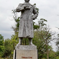 памятник маршалу Буденному