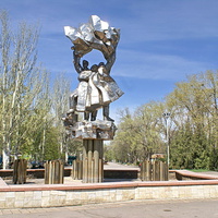 Памятник солдату -победителю в парке Победы