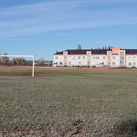 районная больница и футбольное поле