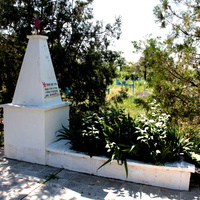 братская могила воинов,павших в ВОВ (кладбище)