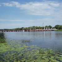 Река Ока и наплавной мост через неё