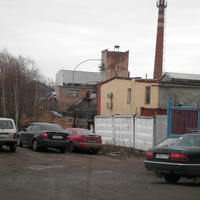 Территория бывшего стекольно завода основаного в 1909 году.