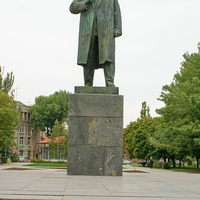 памятник Ленину на Октябрьской площади