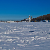 Вид на город зимой из Северной Двины