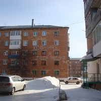 двор дома ул.Арбузова 96