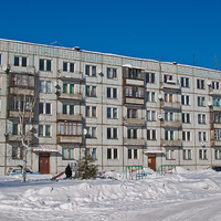 Пятиэтажный дом в Чёрном Яре. Март-2013.