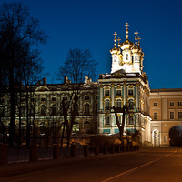 Екатерининский дворец вечером