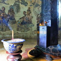 Long Sơn Pagoda, храм в основании статуи сидящего Будды