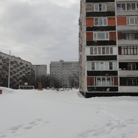 Футбольное поле над бомбоубежищем