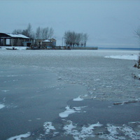 Первый лёд на реке.