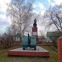 Братская могила 62 Советских воинов