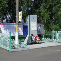 Памятник воинам бронепоездов, защищавших ст. Мармыжи в 1941-1942 годах.