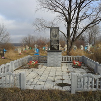 С Грузское. Памятник воинам павшим в боях за село Грузское.