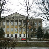 Харцызск. Городской дворец детского и юношеского творчества( бывший дворец пионеров).