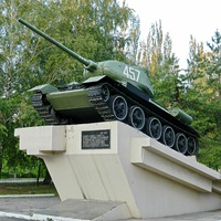 Харцызск. Памятник освободителям-танкистам на въезде в город из Донецка.