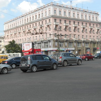 Гостиница "Южный Урал" на площади Революции
