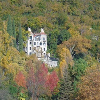 дом в румынском стиле\золотая осень в ноябре