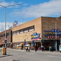 Супермаркет на улице Коулукату