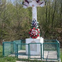 Хрест в кінці села