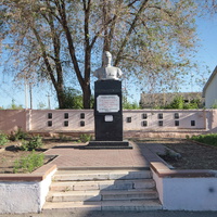 памятник комбригу Ситникову