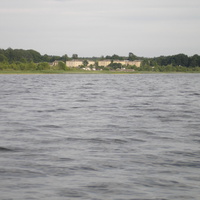 Вид с озера на поселок торфзавода