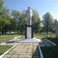 Затишье. Памятник В,И, Ленину на Привокзальной площади.