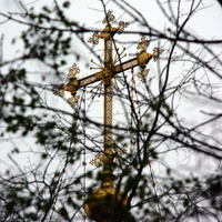 Крест на храме