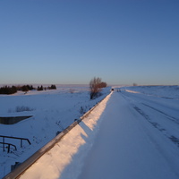Дорога в Кудемеры через плотину на Анише