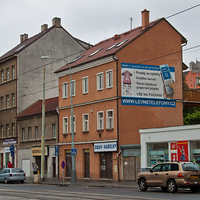 На улице Белогорской