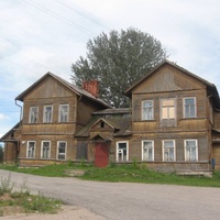 Старый дом на ул. Зои Кругловой