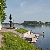 Памятник А.Невскому на берегу Невы