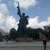 Шахты. Памятник Солдату.