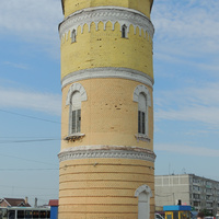 Водонапорная башня  на привокзальной площади в Михнево