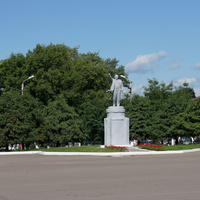 Памятник В.И. Ленину на площади двух революций