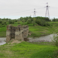 Пушкин.  Руины моста через реку  Кузьминка.