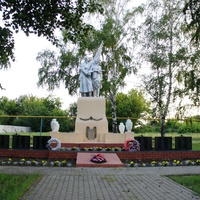 Памятник воинам ВОВ (после реконструкции)